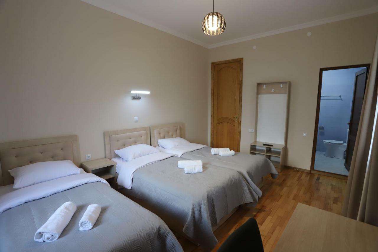Hotel Hollywood Кутаиси Екстериор снимка