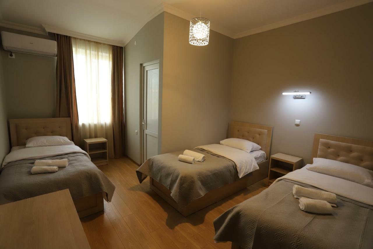 Hotel Hollywood Кутаиси Екстериор снимка