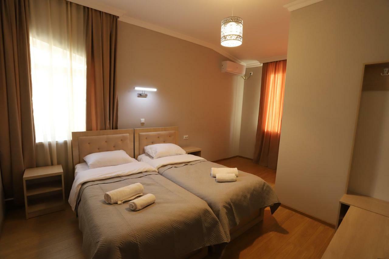 Hotel Hollywood Кутаиси Екстериор снимка