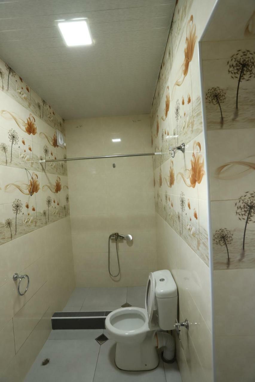 Hotel Hollywood Кутаиси Екстериор снимка