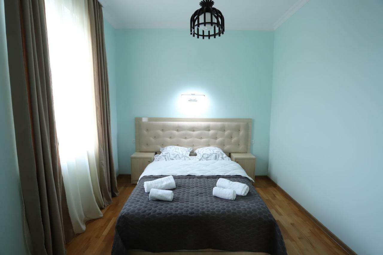 Hotel Hollywood Кутаиси Екстериор снимка
