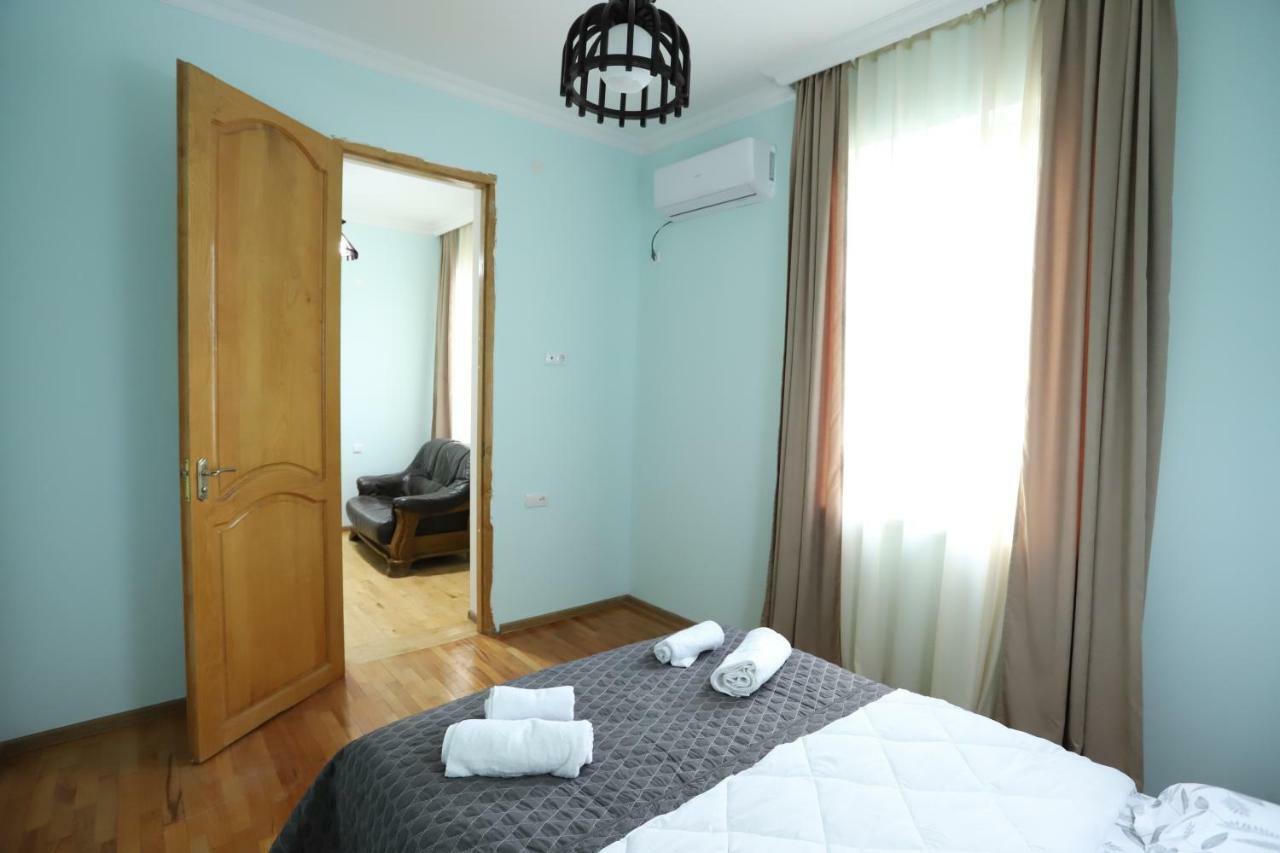 Hotel Hollywood Кутаиси Екстериор снимка