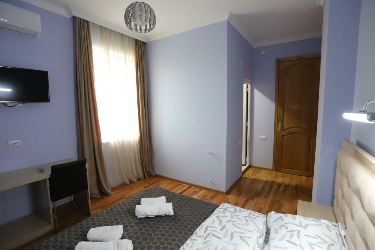 Hotel Hollywood Кутаиси Екстериор снимка